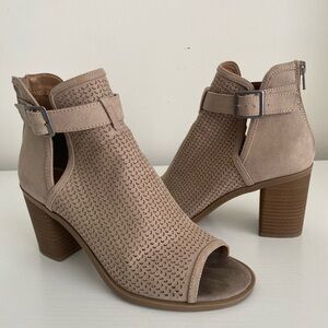 Universal Thread Edith Taupe Peep-Toe Heeled Booties